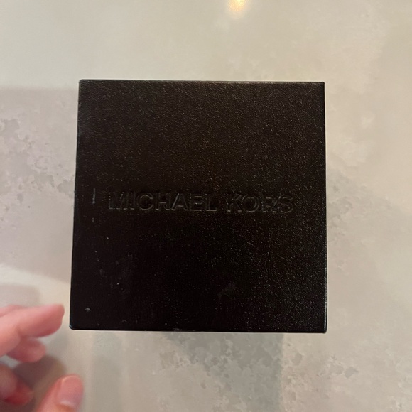 Women’s Michael Kors Authentic Rose Gold Watch - Picture 2 of 4